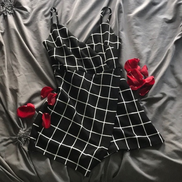 black and white romper size small - Picture 1 of 3